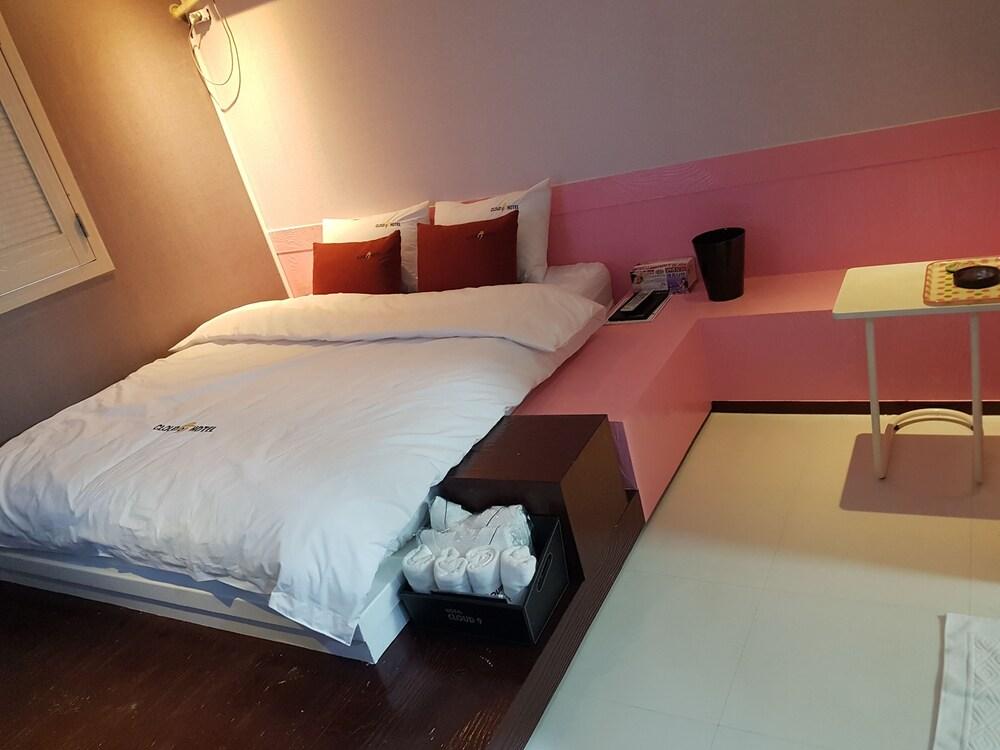 Cloud Nine Hotel Gimhae Екстериор снимка